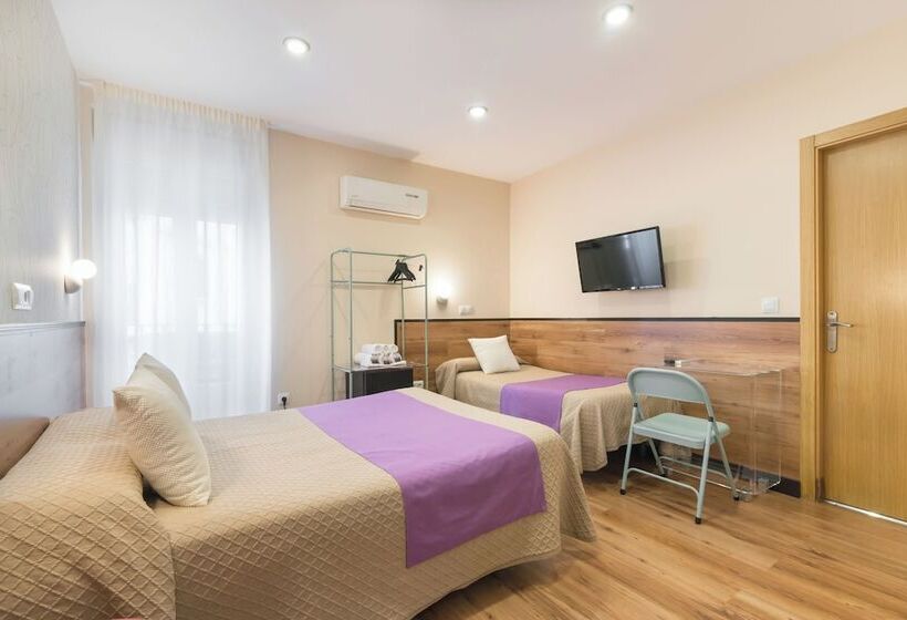 هتل Hostal Art Madrid