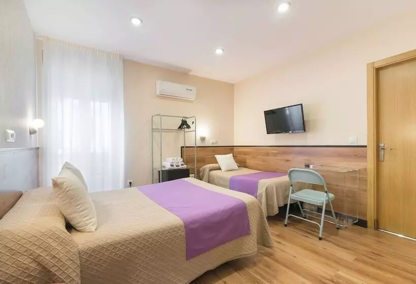 هتل Hostal Art Madrid