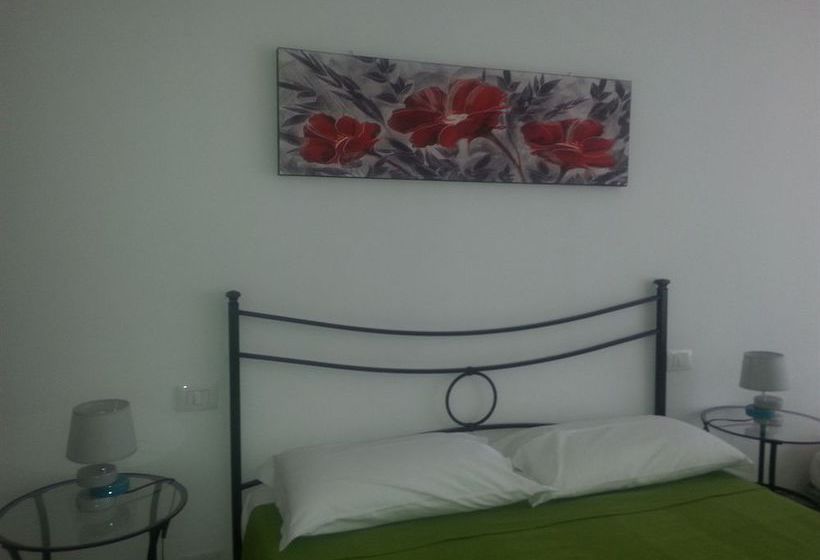 Отель Le Mille E Una Roma