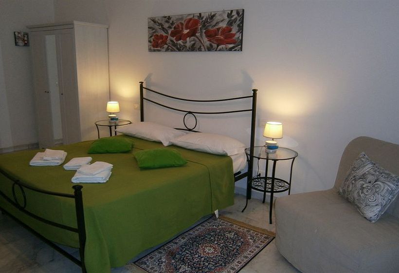 Отель Le Mille E Una Roma