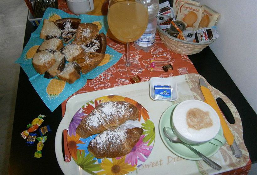 Отель Le Mille E Una Roma