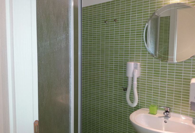 Отель Le Mille E Una Roma