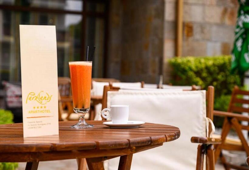 Parklands Hotel & Pool