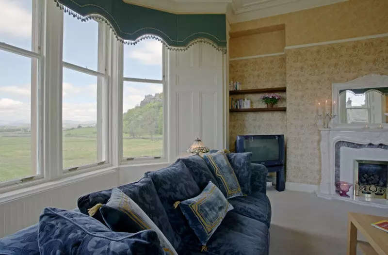 Отель Royal Gardens Apartments