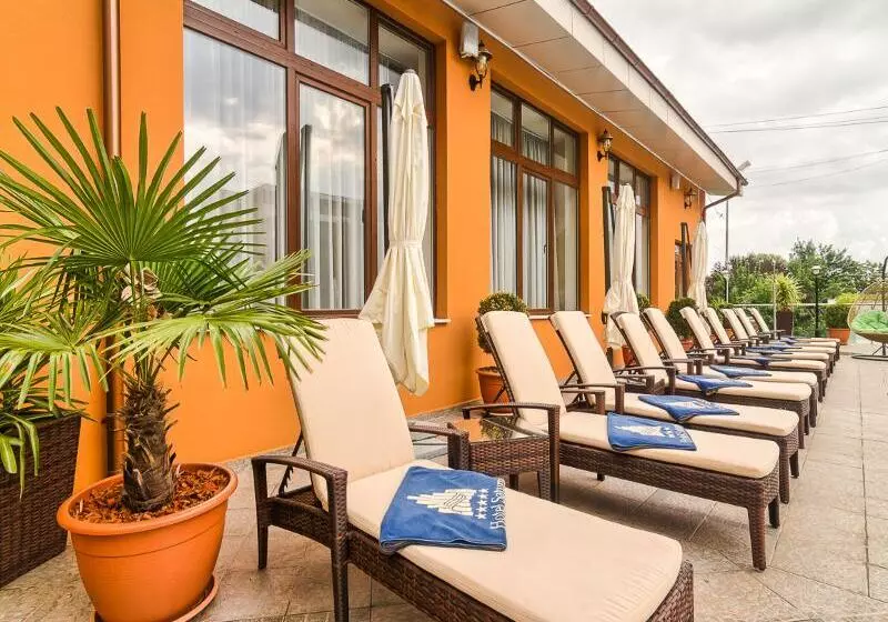 בית מלון כפרי Saturn