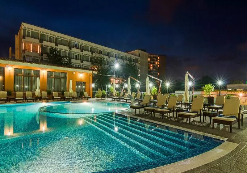 בית מלון כפרי Saturn