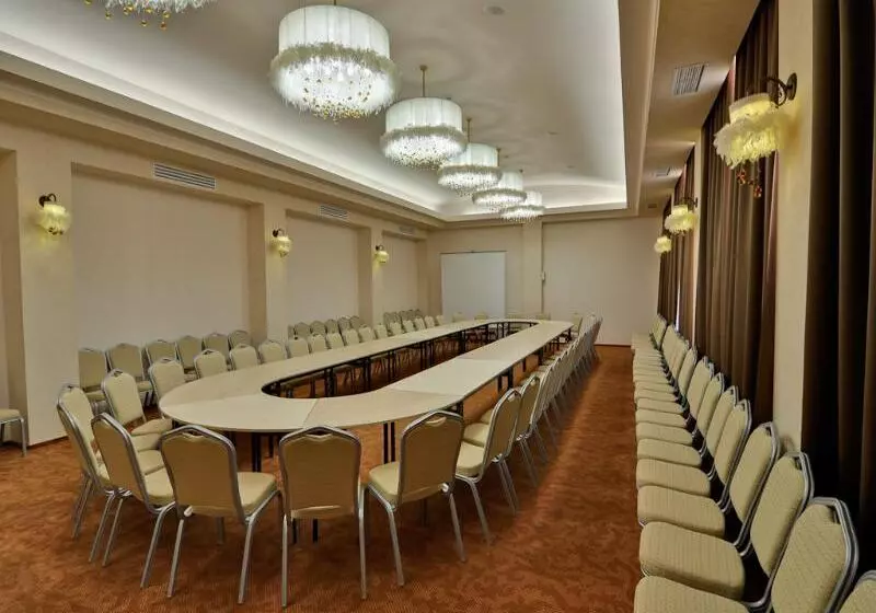 בית מלון כפרי Saturn