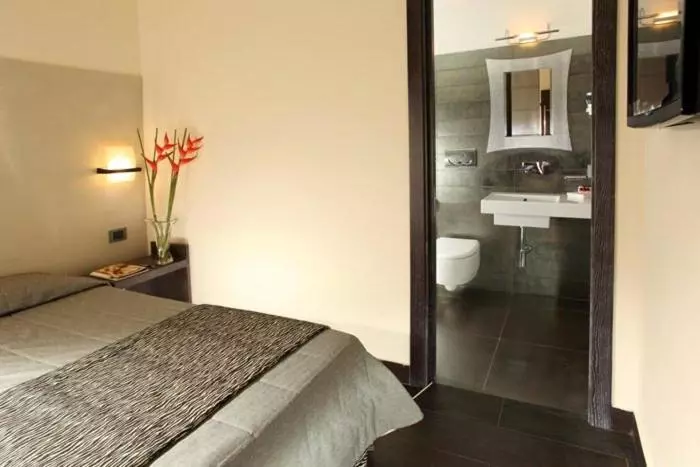 تختخواب و صبحانه Class House