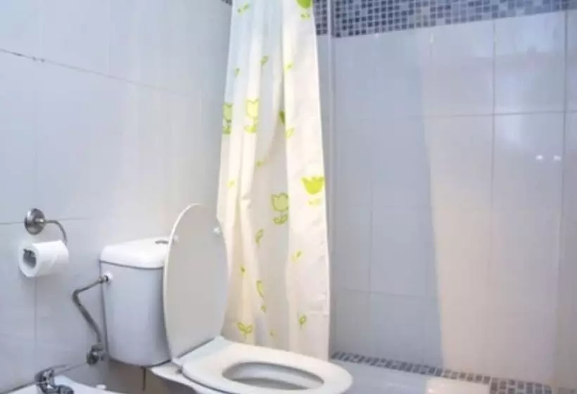 مسافرخانه Pensión Santa María La Blanca