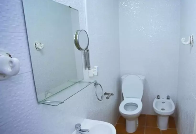 مسافرخانه Pensión Santa María La Blanca