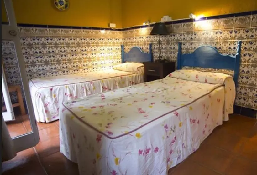 مسافرخانه Pensión Santa María La Blanca