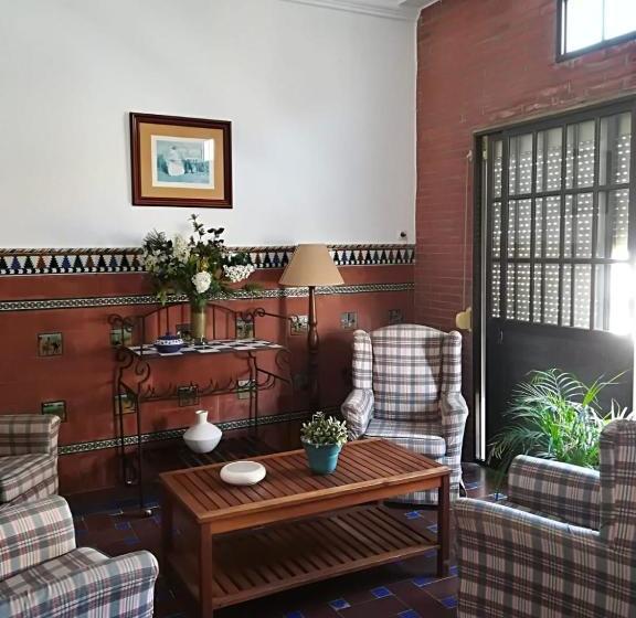 مسافرخانه Tranvía Beach House