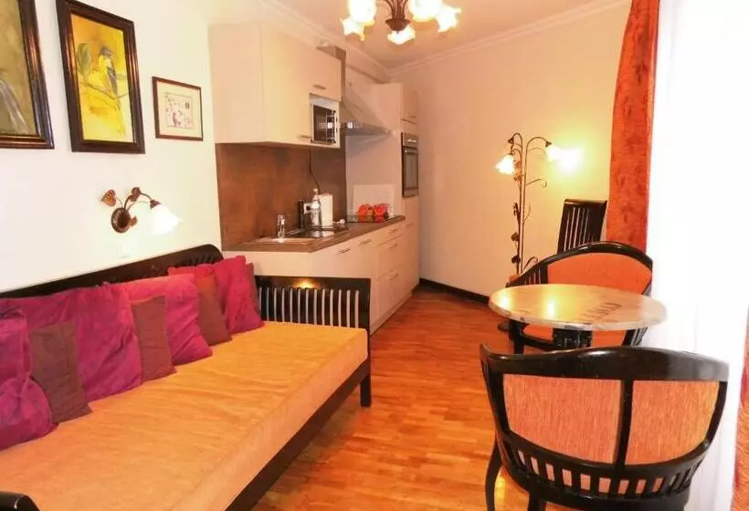 Aparthotel Guzulka & Restaurant