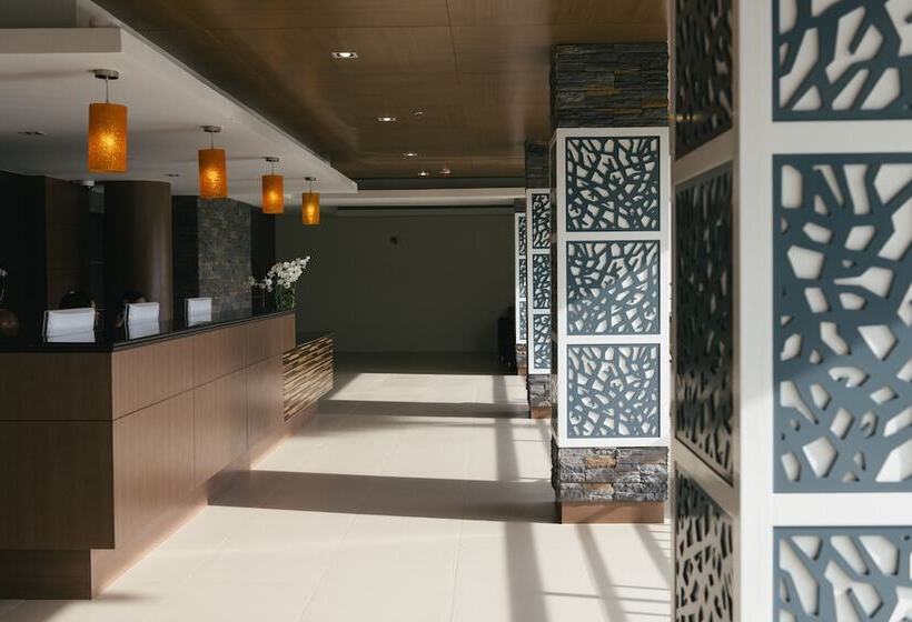 فندق Chanalai Hillside Resort, Karon Beach