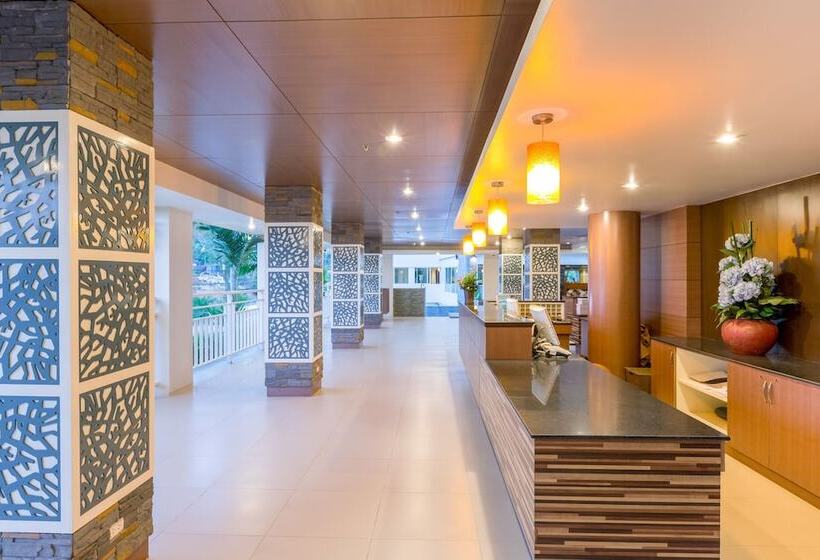 فندق Chanalai Hillside Resort, Karon Beach