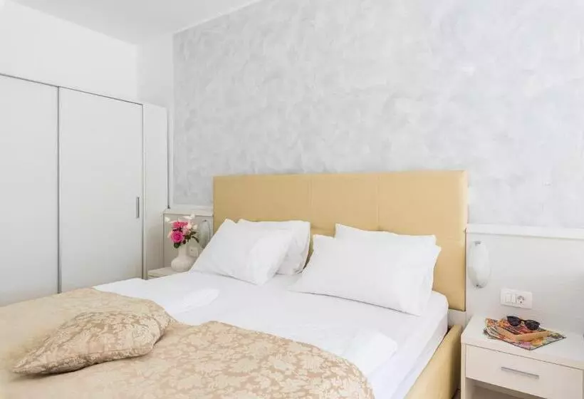 Hedera   Maslinica Hotels & Resorts