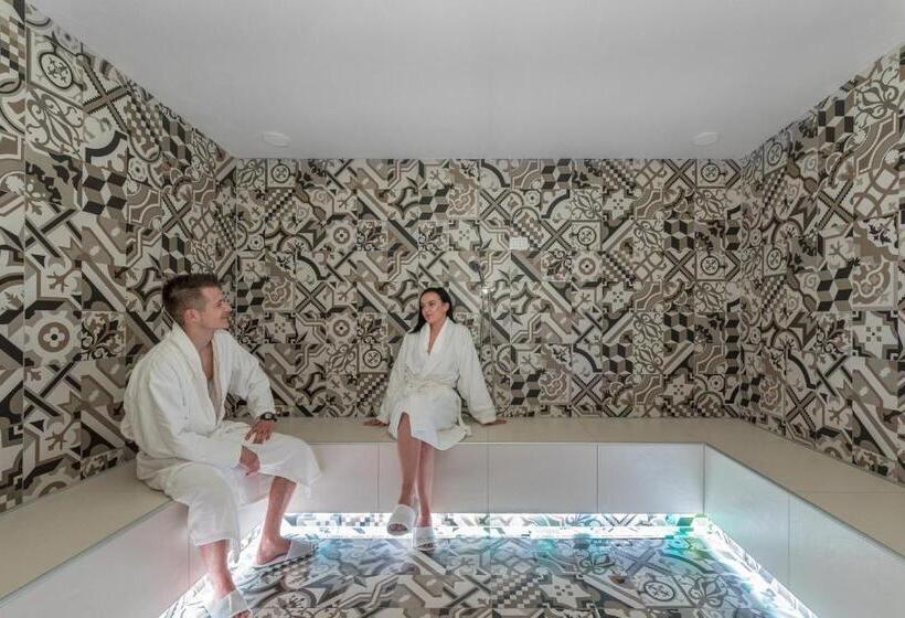 Hedera   Maslinica Hotels & Resorts