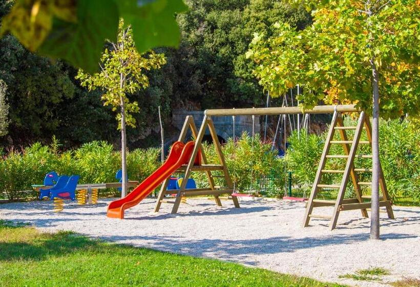 Hedera   Maslinica Hotels & Resorts