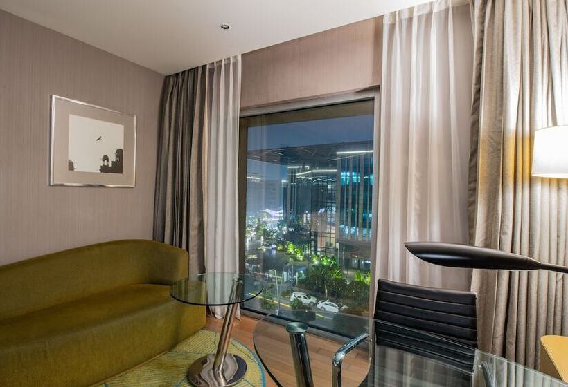 ホテル Holiday Inn New Delhi International Airport, An Ihg