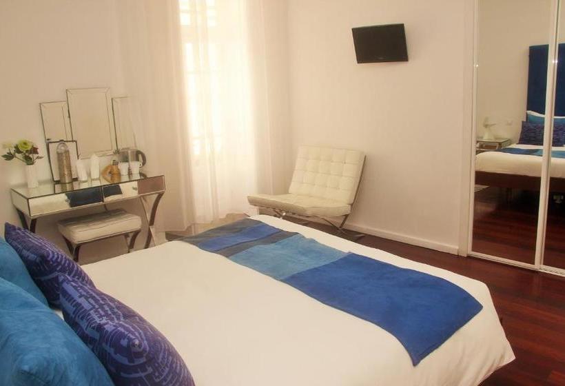 فندق Tavira House