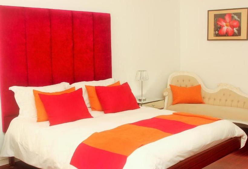 فندق Tavira House