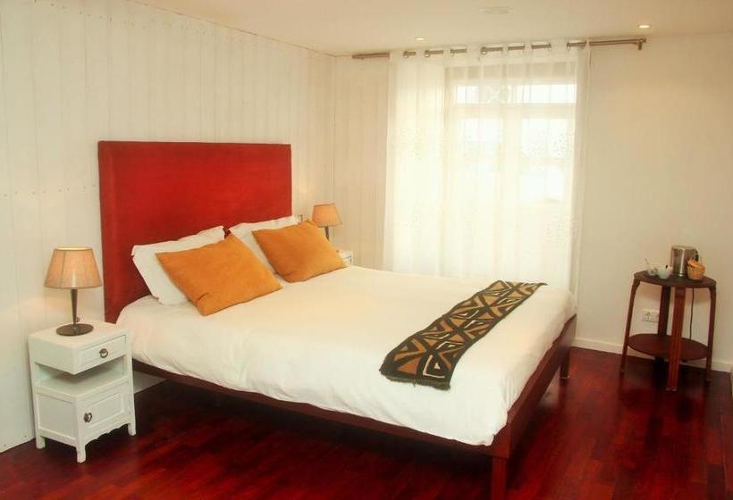 فندق Tavira House