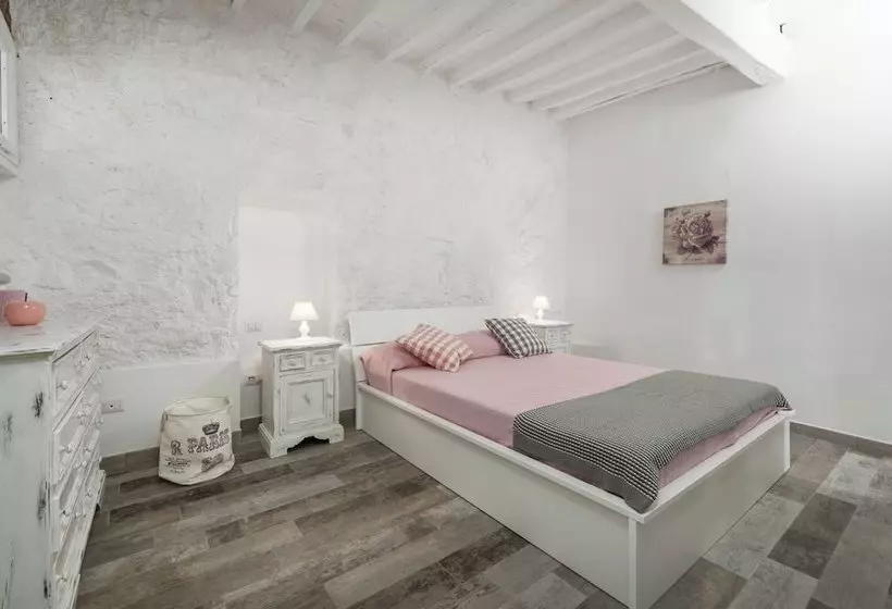 Pellegrino Apartments