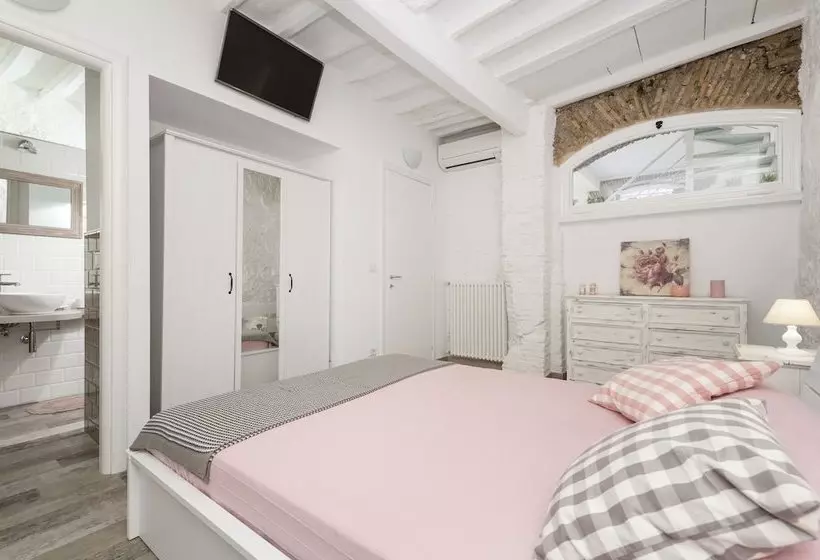 Pellegrino Apartments