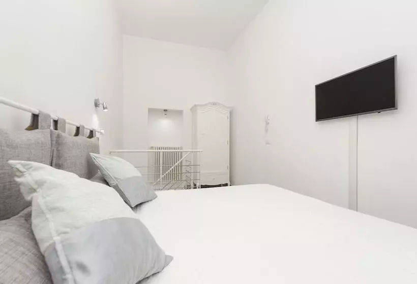 Pellegrino Apartments