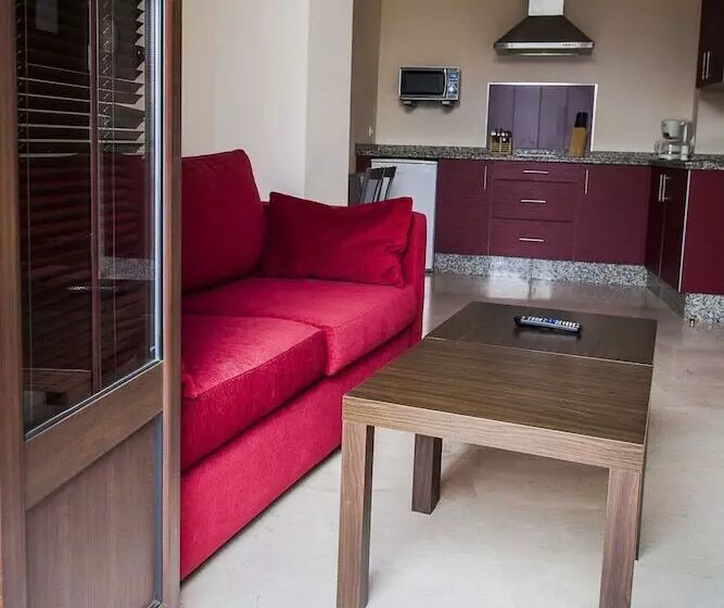 Rey De Sevilla Flats   Macarena