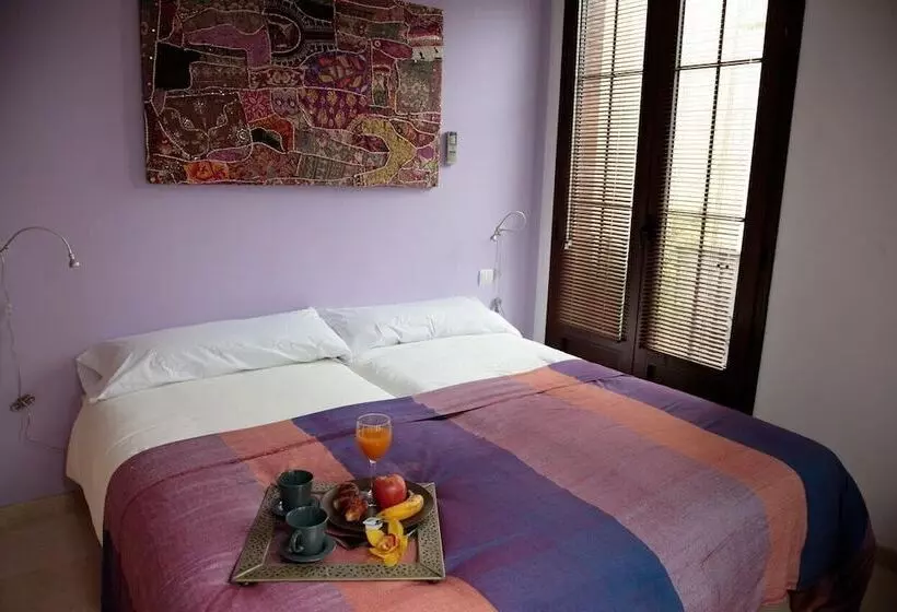 Rey De Sevilla Flats   Macarena