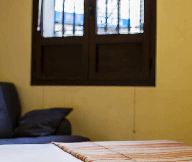 Rey De Sevilla Flats   Macarena