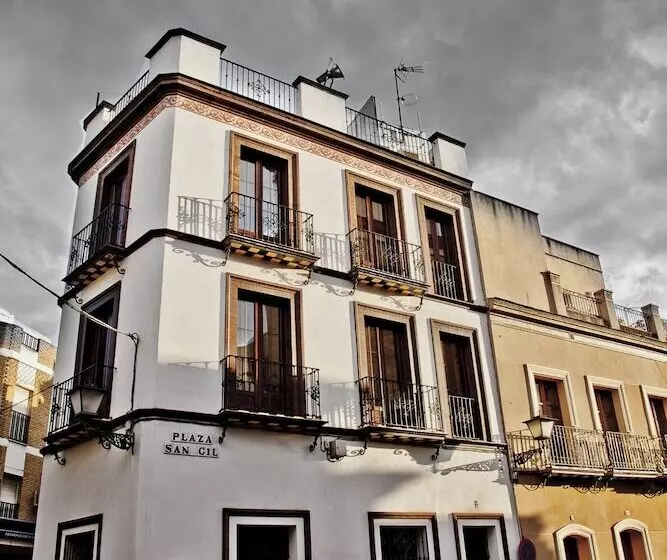 Rey De Sevilla Flats   Macarena