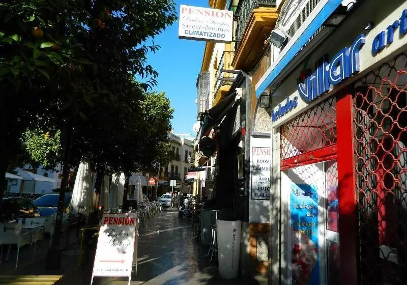 여관 Pension Dulces Suenos