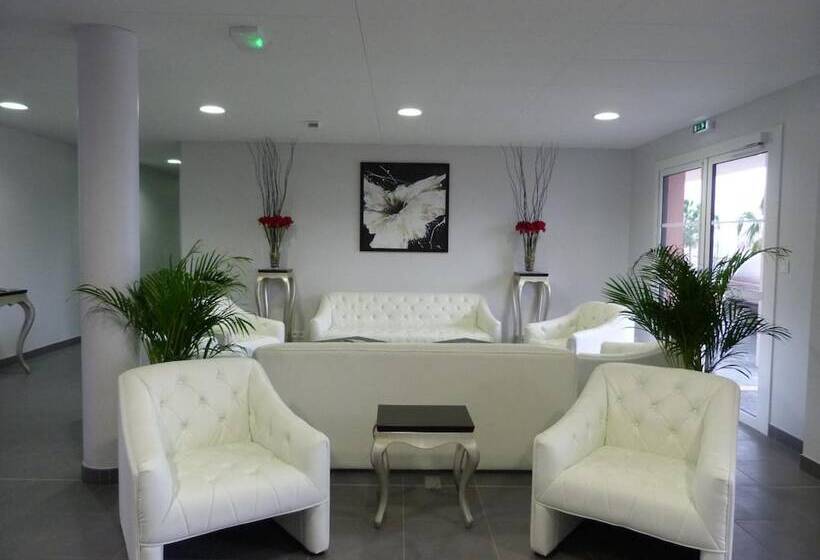 هتل Adonis La Baule