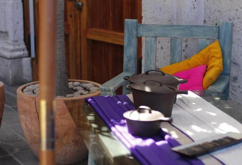 هتل Azul Colonial