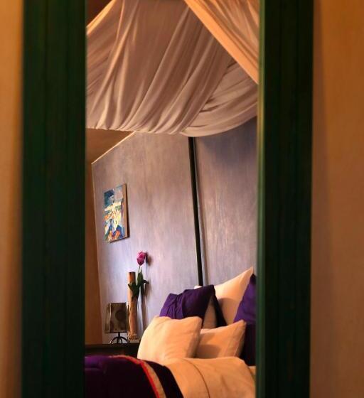 هتل Azul Colonial