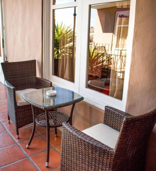 هتل Azul Colonial