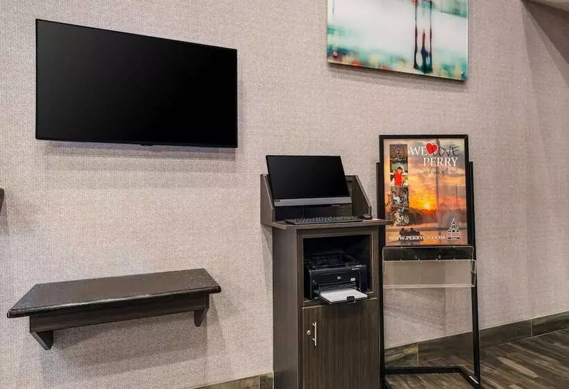 ホテル Best Western Bradbury Inn & Suites