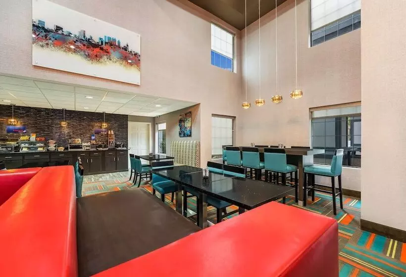 ホテル Best Western Bradbury Inn & Suites