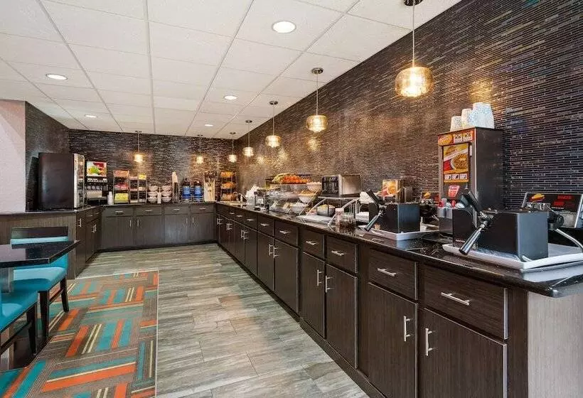 ホテル Best Western Bradbury Inn & Suites