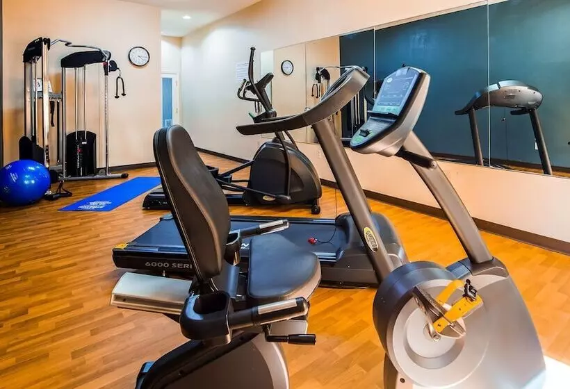 ホテル Best Western Bradbury Inn & Suites