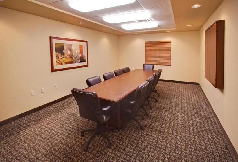 Отель Candlewood Suites Bellevue By Ihg