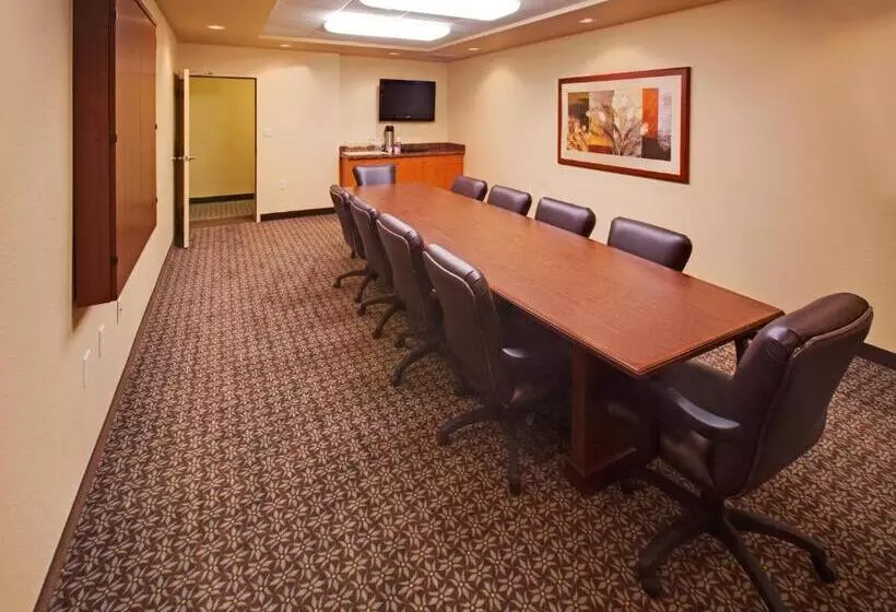 فندق Candlewood Suites Bellevue By Ihg