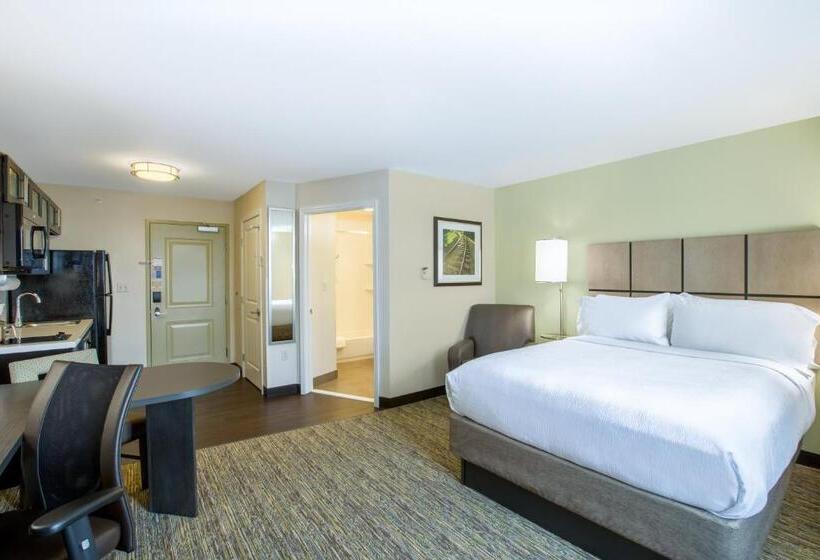 فندق Candlewood Suites Bellevue By Ihg