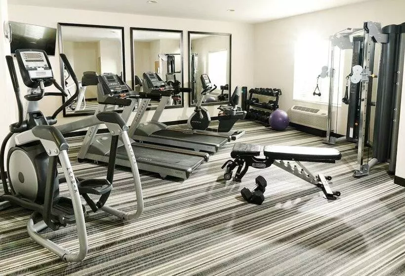 هتل Candlewood Suites Midland, An Ihg