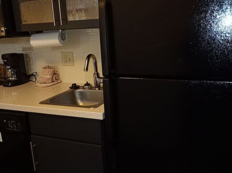 فندق Candlewood Suites Midland, An Ihg