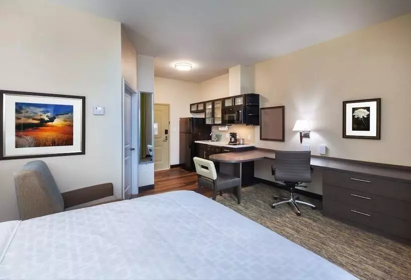 هتل Candlewood Suites Midland, An Ihg