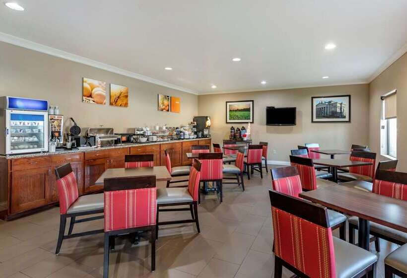 호텔 Comfort Inn & Suites