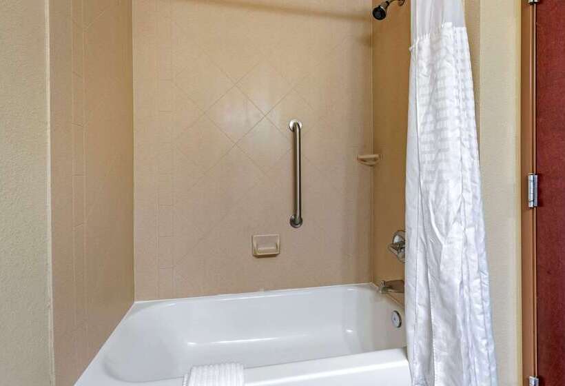 호텔 Comfort Inn & Suites